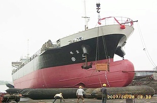 船舶專(zhuān)用上排下水橡膠氣囊,安全可靠、節(jié)約成本、操作簡(jiǎn)單